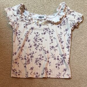 RSQ Cream Short Sleeve Ribbed Top with Purple Floral Print